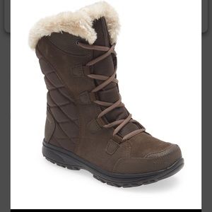 Columbia brown women’s boots size 9.5